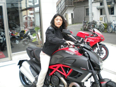 katsuma-kazuyo_ducati
